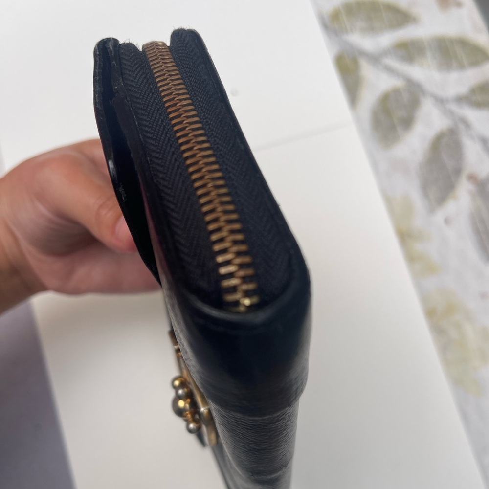 Chloe Elise Long Twist Lock Black and Gold Leather Wallet - Picture 11 of 16